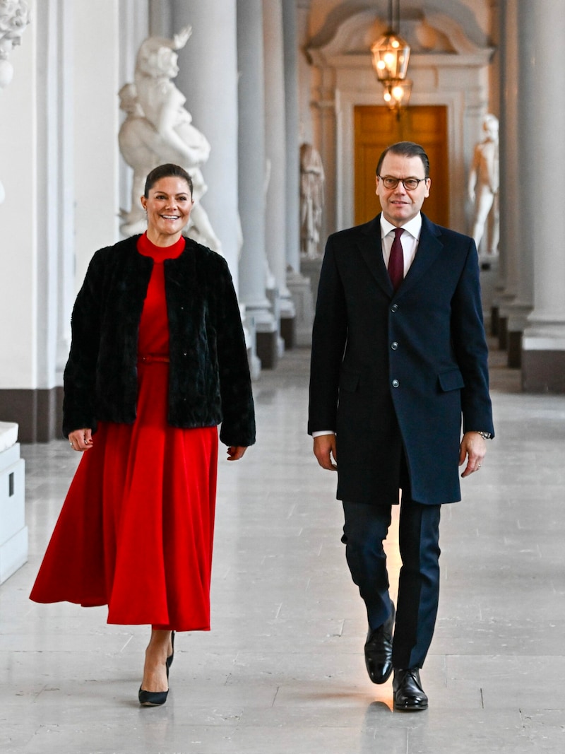 Kronprinzessin Victoria und Prinz Daniel in Weihnachtsstimmung (Bild: Jonas Ekströmer / TT News Agency / picturedesk.com)