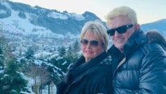 Heino und seine geliebte Ehefrau Hannelore im Garten ihres Hauses in Kitzbühel mit Blick auf den Hahnenkamm. (Bild: Helmut Werner Management)