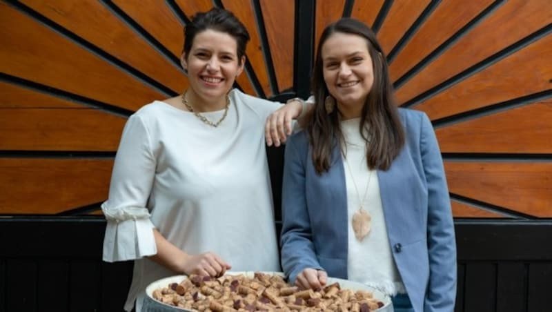 Das niederösterreichische Winzerinnen-Duo Kerstin und Sigrid Schwertführer, auch bekannt als die Schwertführerinnen. (Bild: talkingagency)