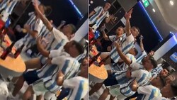 Die Argentinier feiern - und Emi Martinez mimt den Einpeitscher und Spaßvogel (Bild: YouTube.com/box to box)
