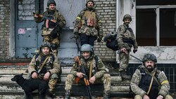 Soldaten der Ukraine (Bild: AP Photo/LIBKOS)