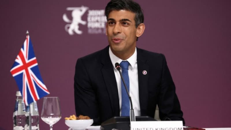 Der britische Premierminister Rishi Sunak in Riga (Bild: AFP)