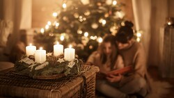 Weihnachten - ein Fest des Zusammenseins und des Friedens (Bild: MT-R - stock.adobe.com)