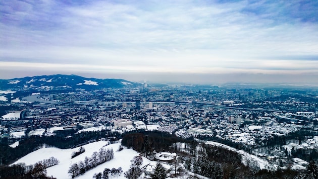 Bis zum 24. Dezember wird in Linz der Schnee wieder völlig verschwunden sein (Bild: Kerschbaummayr Werner)