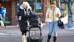 Rebel Wilson mit Freundin Ramona und Baby Royce in Aspen. (Bild: www.PPS.at)