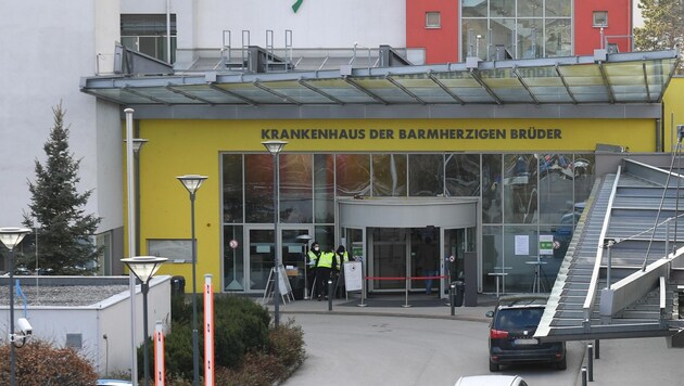 Nach der erschütternden Gewalttat in Schattendorf verstarb das Opfer, ein 42-jähriger Familienvater, am Mittwoch im Krankenhaus. (Bild: Huber Patrick, Krone KREATIV)