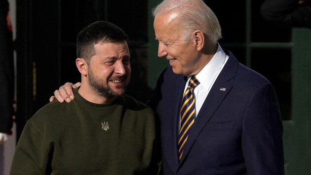 Der ukrainische Präsident Wolodymyr Selenskyj besucht erneut US-Präsident Joe Biden. (Bild: AP)