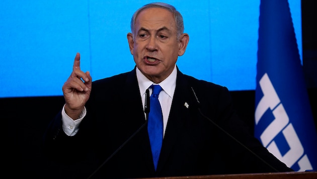 Benjamin Netanyahu hat sich für sein Comeback als Premier äußerst umstrittene Partner geholt. (Bild: AP)