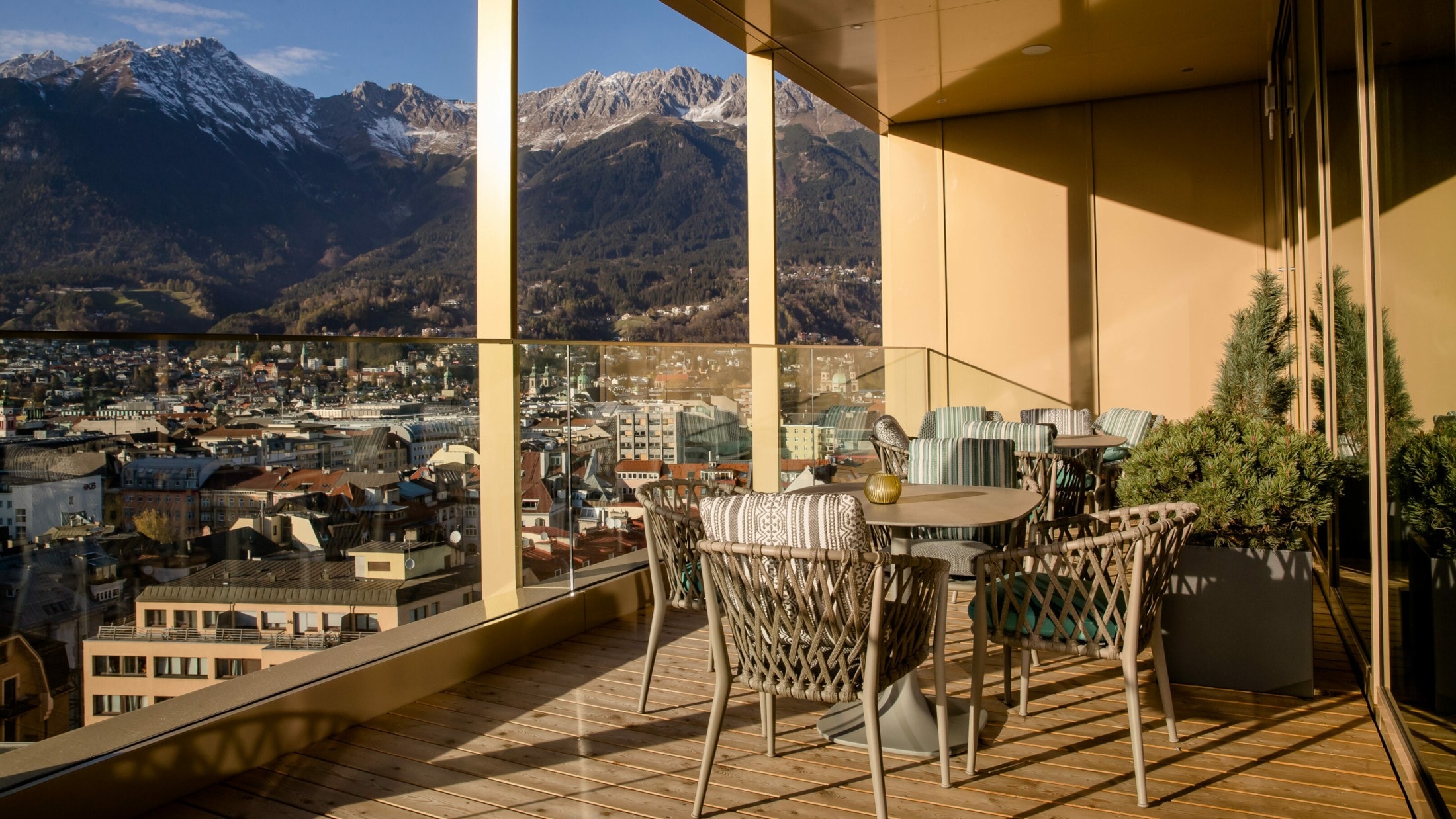 Motel One Innsbruck - Gewinnen Sie Erholung In Designreicher Umgebung ...