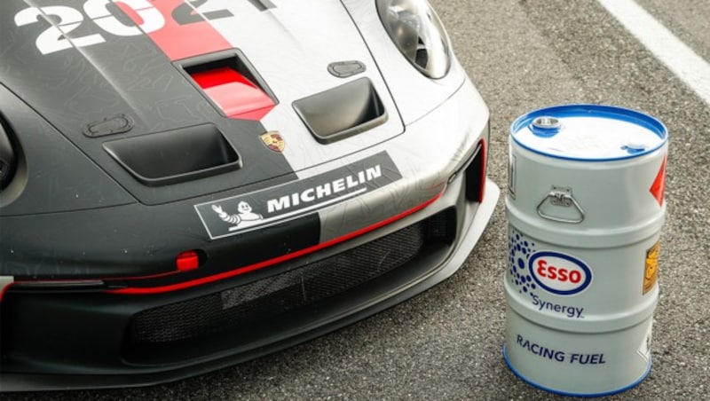 Porsche und auch Toyota erproben e-Fuels bereits im Motorsport. (Bild: Porsche)