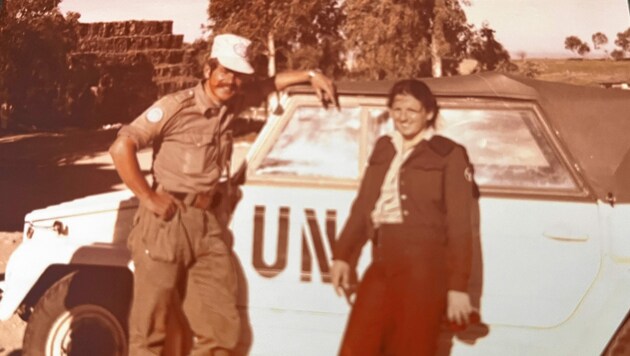 Werner Hardt-Stremayr mit einer israelischen Offizierin im UN-Einsatzgebiet. (Bild: Hardt-Stremayr)