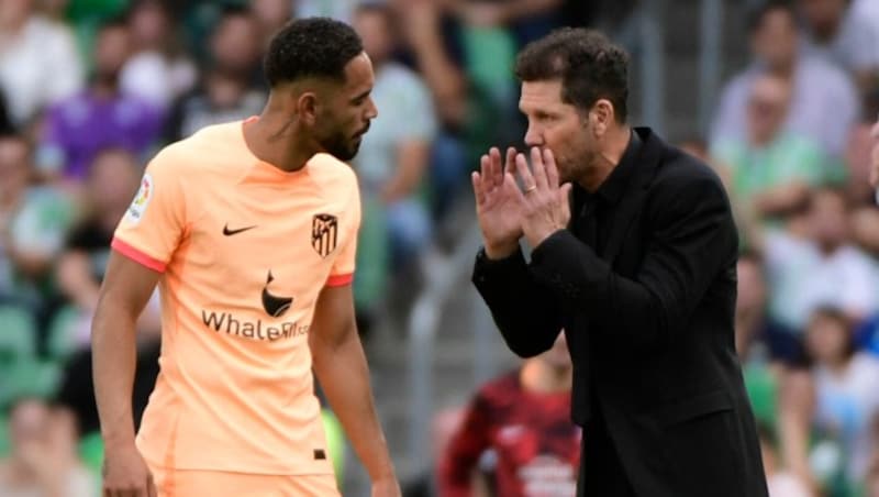 Diego Simeone und Matheus Cunha (Bild: APA/AFP/CRISTINA QUICLER)