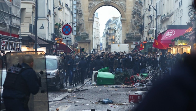 Der Tatort am Freitag im zehnten Pariser Stadtbezirk (Bild: Thomas Samson/AFP)