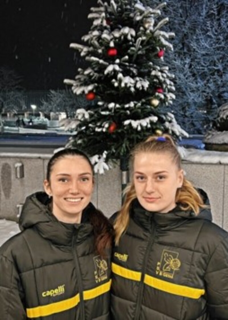 Die Volley-Girls Anastasiia Tychshenko und Nataliia Ksendzuk (re.). (Bild: PSVBG Salzburg)