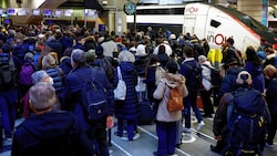Bis Montagfrüh streiken Frankreichs Bahnangestellte. (Bild: Reuters)