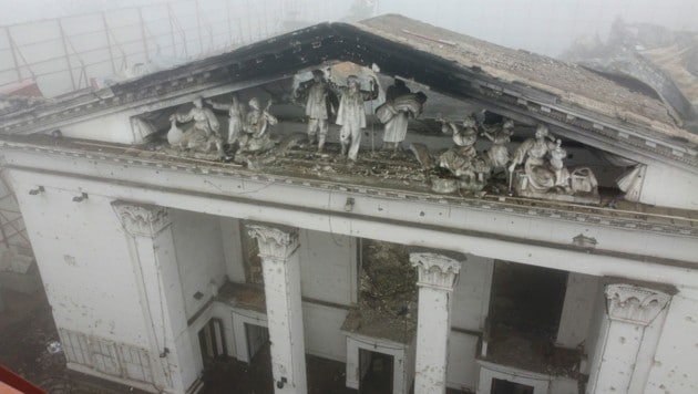 Das Theater von Mariupol wurde bei schweren Kämpfen zerstört. (Bild: ASSOCIATED PRESS)