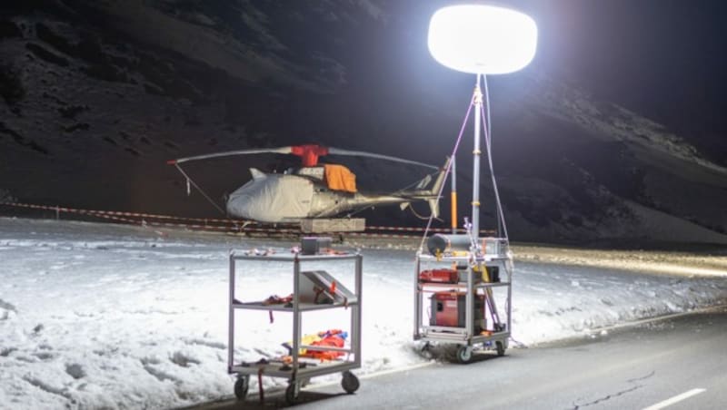 Im Verlauf des Abends meldeten sich die Personen, die auf dem Video zu sehen sind - sie sind alle wohlauf. (Bild: APA/EXPA/PETER RINDERER)