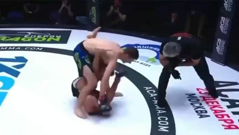 Der 15-jährige Ali Kadyrow konnte seinen Gegner schnell überwältigen - für zahlreiche Beobachter sah der Kampf deutlich manipuliert aus. (Bild: MMA Russia)