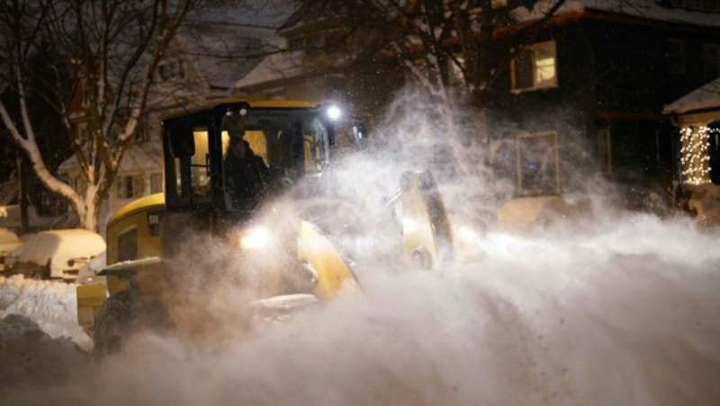 Ein Schneeräumfahrzeug in Buffalo im US-Bundesstaat New York (Bild: Copyright 2022. The Buffalo News)