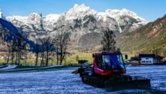 Rund um die Skipisten und Loipen ist Grün die bestimmende Farbe (Bild: Gerhard Schiel)