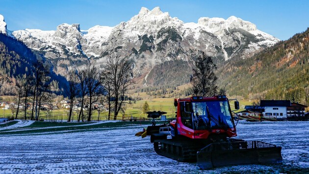 Rund um die Skipisten und Loipen ist Grün die bestimmende Farbe (Bild: Gerhard Schiel)