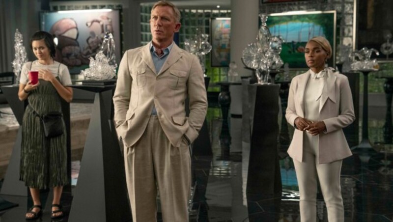 In „Glass Onion: A Knives Out Mystery“ schlüpft Daniel Craig erneut in die Rolle des Privatdetektivs Benoit Blanc. (Bild: © 2022 Netflix, Inc.)