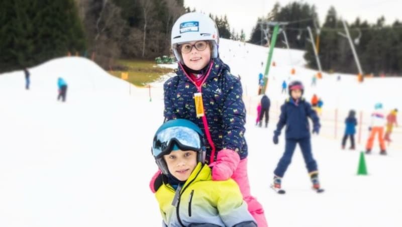 Auch die kleineren Flitzer Emma und Jonas haben hier richtig Spaß (Bild: KLAUS SCHINDLER)