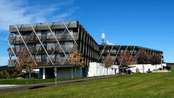 Ab 9. Jänner ist das Falkensteiner-Hotel in Bad Leonfelden geschlossen. Grund: großräumige Modernisierungsarbeiten. (Bild: Horst Einöder)