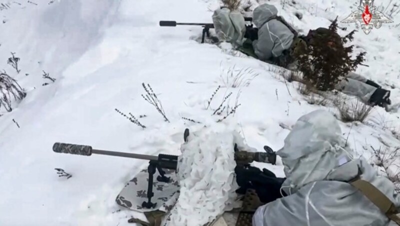 Russische Truppe in Belarus (Bild: Russian Defense Ministry Press Service/AP)