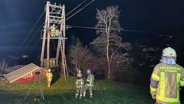 Die Feuerwehr Fügen konnte den Schaden nach rund zwei Stunden beheben. (Bild: Zoom.Tirol)