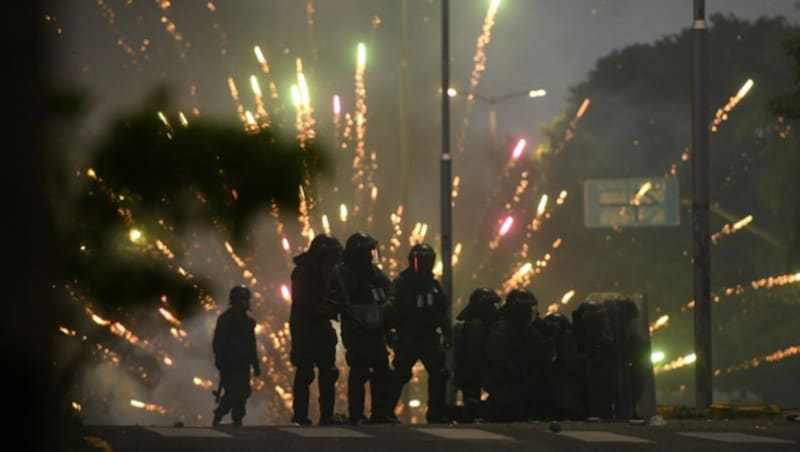 Unterstützer von Luis Fernando Camacho gingen nach dessen Verhaftung auf die Straße. (Bild: AFP )