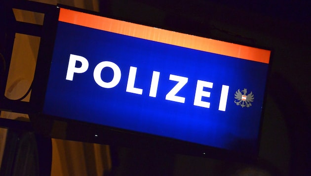 Die Polizei musste ausrücken und konnte die Frau schnappen. (Symbolbild) (Bild: Wolfgang Spitzbart, stock.adobe.com)