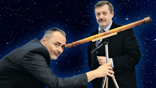 Die Physik des Augenblicks: Landeshauptmann Doskozil schaut mit Forscher Gruber durch Galileos Teleskop auf das Burgenland-Sternenbild. (Bild: Honorar)