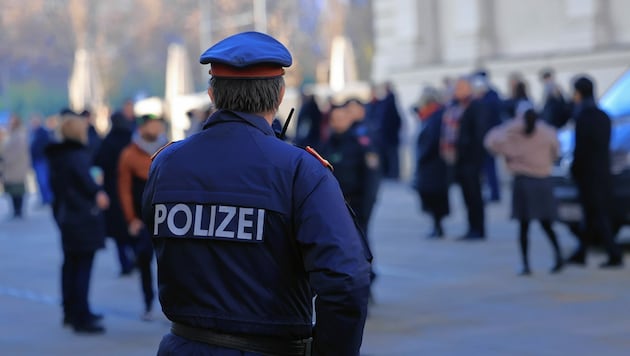 Kollegen, die zur „Sonderverwendung“ zugeteilt sind, dazu zahlreiche Überstunden: Grazer Polizisten sind unzufrieden. (Bild: Peter Tomschi)