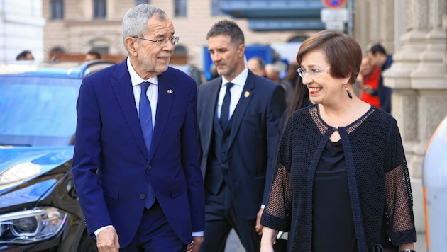 Bundespräsident Alexander Van der Bellen mit Doris Schmidauer (Bild: Peter Tomschi)