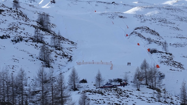 In diesem Steilhang gerieten die drei Skifahrerinnen über den Pistenrand hinaus. Eine junge Holländerin starb. (Bild: ZOOM.TIROL)