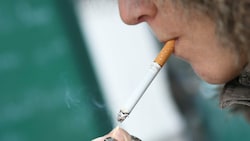 „Tabakfreie Zonen sollen zur Norm werden“, so Gesundheitsminister Aurélien Rousseau. (Bild: HELMUT FOHRINGER)