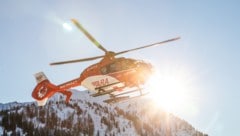 Die zwei Verletzten wurden mit dem Hubschrauber ins Krankenhaus Reutte geflogen. 