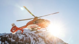 Die zwei Verletzten wurden mit dem Hubschrauber ins Krankenhaus Reutte geflogen. 