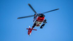 Die Verletzten wurden mit dem Rettungshubschrauber RK1 ins LKH Villach geflogen (Symbolbild). (Bild: ARA Flugrettung)