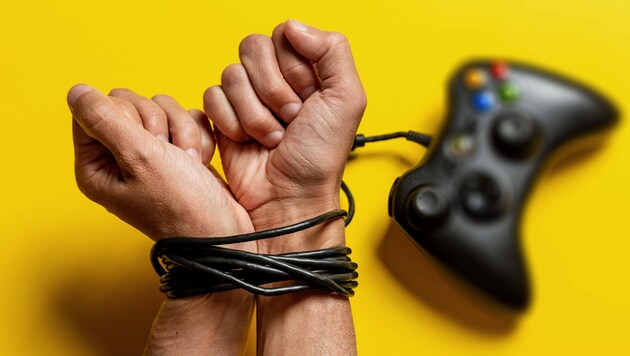 Etwa vier Prozent oder rund 120 Millionen der weltweit mehr als drei Milliarden Gamer sind laut WHO krankhaft süchtig nach Computer- und Videospielen. (Bild: stasknop - stock.adobe.com)