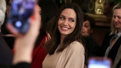 Angelina Jolie wurde vom russischen Wodka-Baron in sein Schloss eingeladen. Das enthüllt eine Klage von Brad Pitt gegen seine Ex. (Bild: APA/Getty Images via AFP/GETTY IMAGES/ALEX WONG)