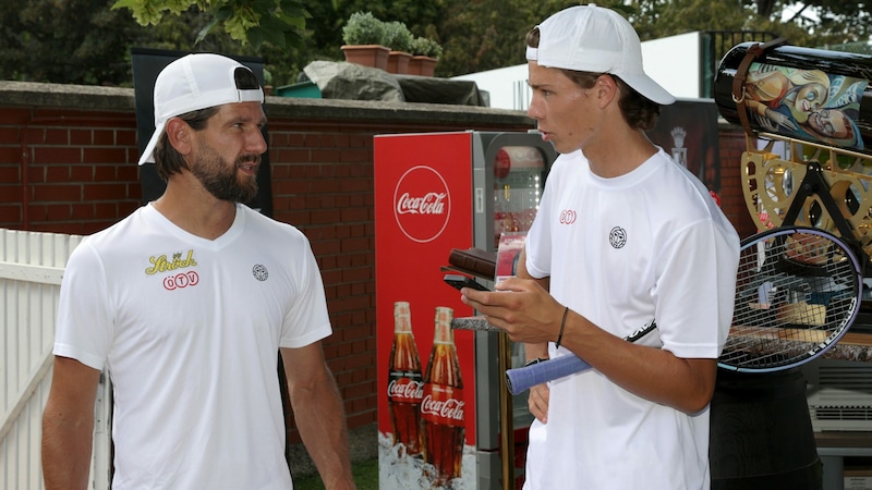 ÖTV-Sportdirektor Jürgen Melzer mit Joel Schwärzler (re.). (Bild: GEPA pictures)