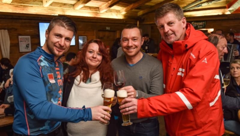 Ex Skistar Reini Herbst und Krone Tirol Chefredakteur Claus Meinert freuen sich nach zwei Jahren Pause wieder auf Besuche unserer Leser. (Bild: Markus Wenzel)