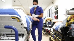 Im Providence St. Mary Medical Center in Kalifornien wurden in der Pandemie besonders viele Corona-Patienten behandelt. Die neue Virusvariante sorgt nun wieder für Druck auf US-Spitäler. (Bild: APA/Getty Images via AFP/GETTY IMAGES/MARIO TAMA)
