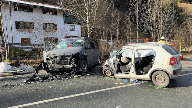 Die 34-Jährige starb kurz nach dem Unfall. Ihre beiden Kinder wurden schwer verletzt. (Bild: zoom.tirol)