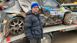 Pilot Markus Stockinger vorm Mazda-Wrack. (Bild: Georg Leblhuber)