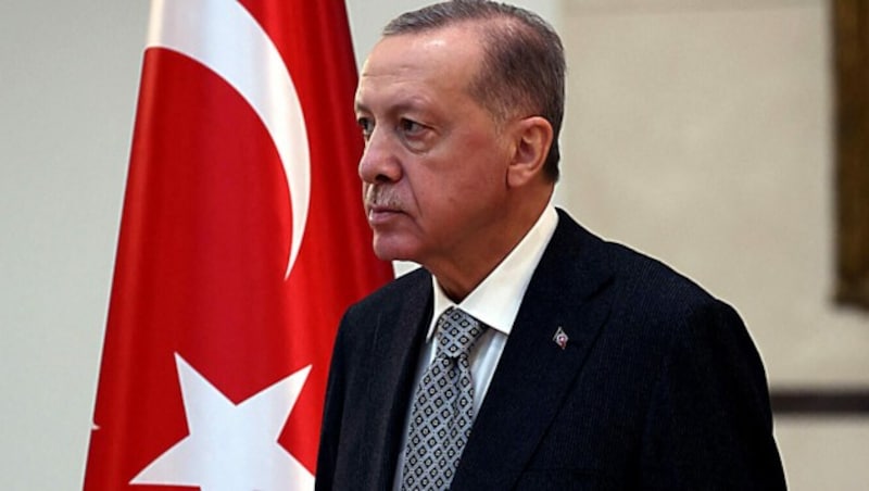 Der türkische Präsident Recep Tayyip Erdogan droht den „Überheblichen“ im Westen. (Bild: APA/AFP/Adem ALTAN)