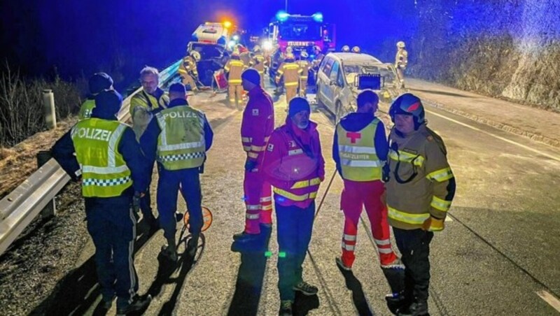 Auch ein Großaufgebot an Rettungskräften konnte zwei der verunglückten Männer nicht mehr helfen. (Bild: Markus Tschepp)