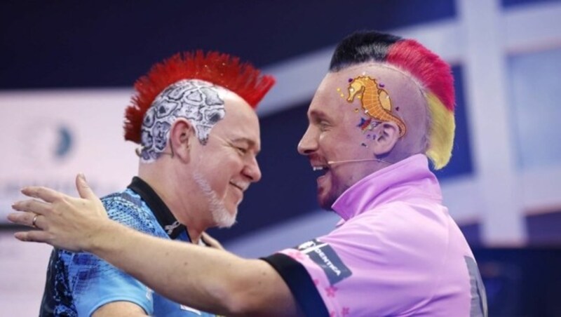 Peter Wright und Oliver Pocher (Bild: ProSieben)